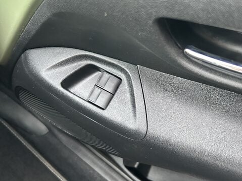 Peugeot 108 1.0 72 Collection 5dr 29