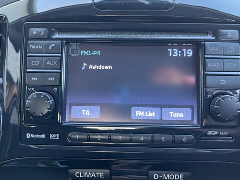 Nissan Juke 1.6 Acenta 5dr [Premium Pack] 18