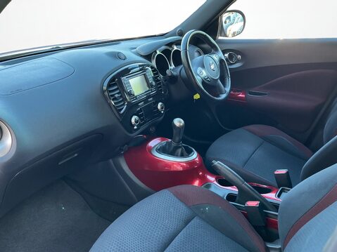 Nissan Juke 1.6 Acenta 5dr [Premium Pack] 2