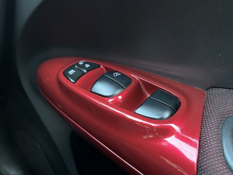 Nissan Juke 1.6 Acenta 5dr [Premium Pack] 27