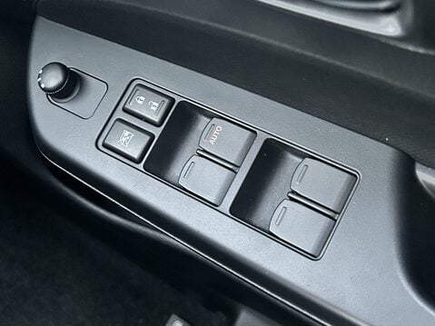 Suzuki Swift 1.2 SZ4 5dr 27