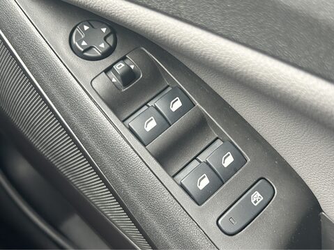 Vauxhall Crossland X 1.2T [130] Elite Nav 5dr [Start Stop] 30