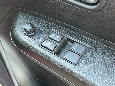 Suzuki Ignis 1.2 Dualjet 12V Hybrid SZ-T 5dr 21