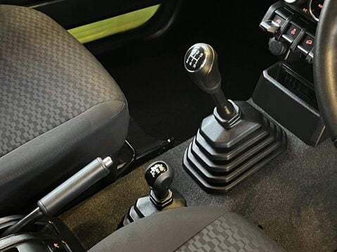 Suzuki Jimny 1.5 SZ5 ALLGRIP 3dr 27