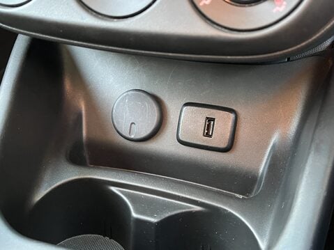 Vauxhall Corsa 1.4 ecoFLEX Energy 5dr [AC] 29