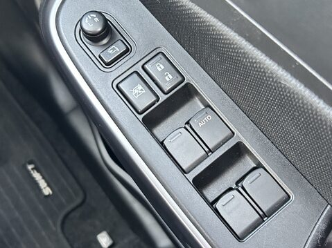 Suzuki Swift 1.2 Dualjet 83 12V Hybrid SZ5 5dr 31