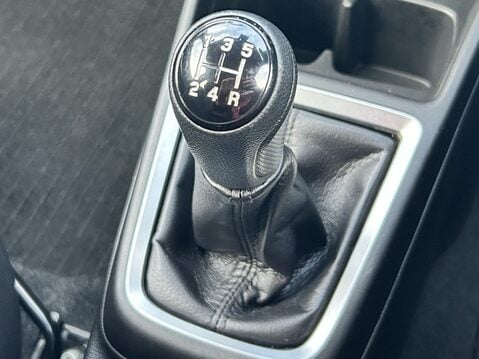 Suzuki Swift 1.2 Dualjet 83 12V Hybrid SZ5 5dr 27