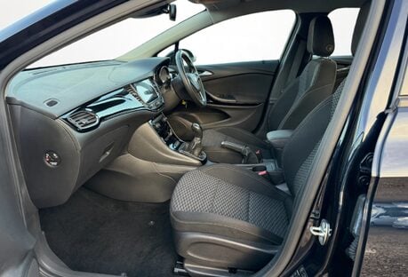 Vauxhall Astra 1.4i 16V SRi Nav 5dr