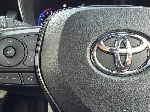 Toyota Corolla 1.8 VVT-i Hybrid Design 5dr CVT 31