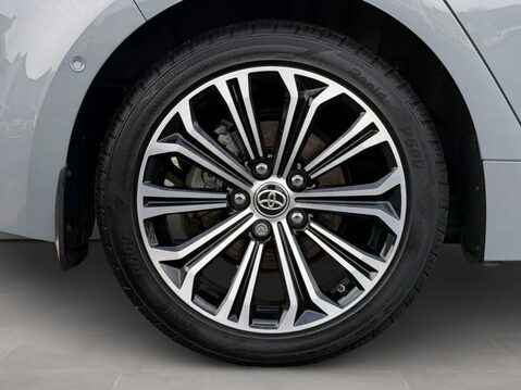 Toyota Corolla 1.8 VVT-i Hybrid Design 5dr CVT 12