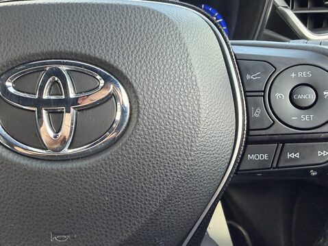 Toyota Corolla 1.8 VVT-i Hybrid Design 5dr CVT 32