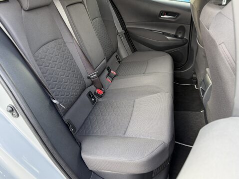 Toyota Corolla 1.8 VVT-i Hybrid Design 5dr CVT 35