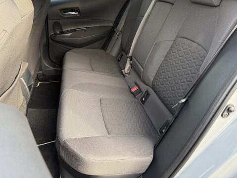 Toyota Corolla 1.8 VVT-i Hybrid Design 5dr CVT 38