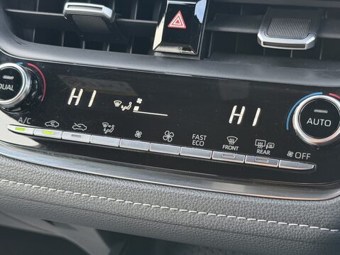 Toyota Corolla 1.8 VVT-i Hybrid Design 5dr CVT 27