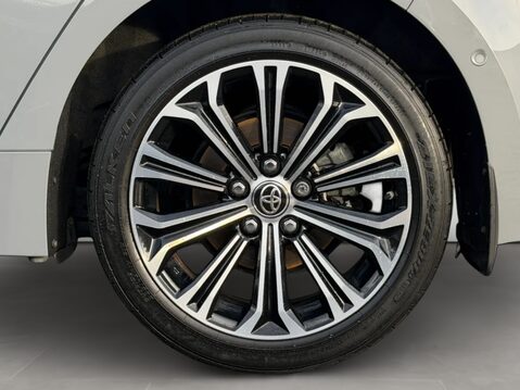 Toyota Corolla 1.8 VVT-i Hybrid Design 5dr CVT 15