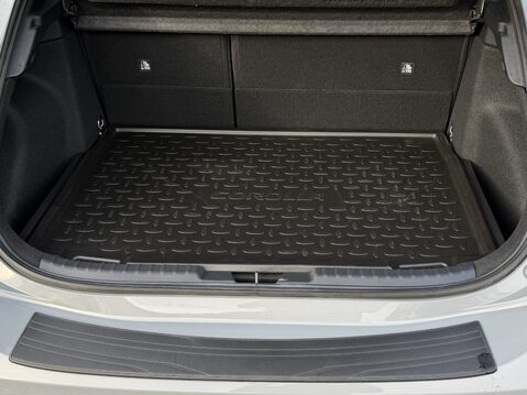 Toyota Corolla 1.8 VVT-i Hybrid Design 5dr CVT 39