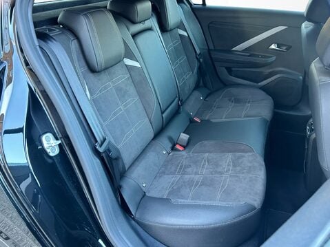 Vauxhall Astra 1.2 Turbo 130 Ultimate 5dr Auto 33