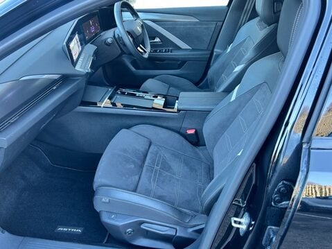 Vauxhall Astra 1.2 Turbo 130 Ultimate 5dr Auto 2