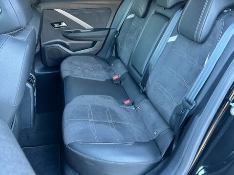 Vauxhall Astra 1.2 Turbo 130 Ultimate 5dr Auto 36