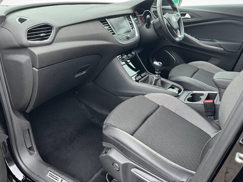 Vauxhall Grandland X 1.2 Turbo SRi Nav 5dr 2