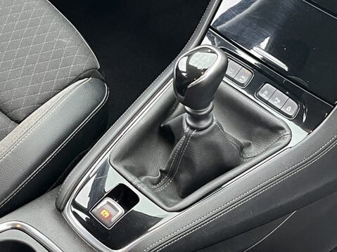 Vauxhall Grandland X 1.2 Turbo SRi Nav 5dr 29