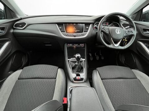 Vauxhall Grandland X 1.2 Turbo SRi Nav 5dr 16