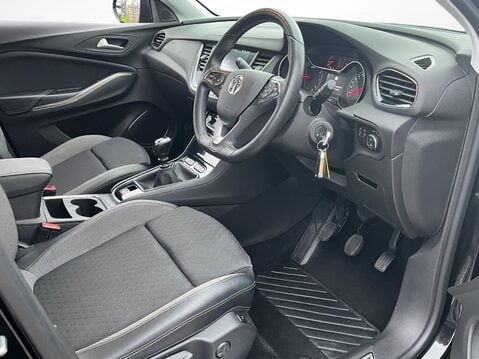 Vauxhall Grandland X 1.2 Turbo SRi Nav 5dr 15