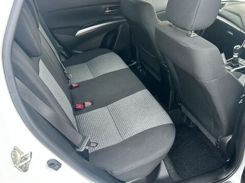 Suzuki S-Cross 1.4 Boosterjet 48V Hybrid Motion 5dr 33