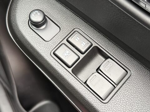Suzuki Ignis 1.2 Dualjet 12V Hybrid SZ-T 5dr 31