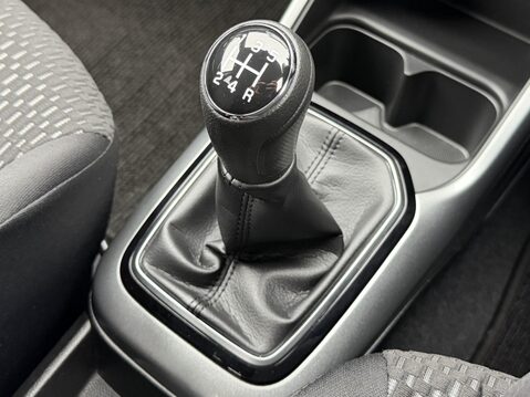 Suzuki Ignis 1.2 Dualjet 12V Hybrid SZ-T 5dr 28