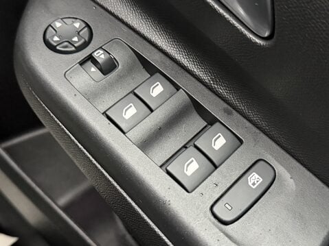 Vauxhall Corsa 100kW Elite Nav 50kWh 5dr Auto [7.4kWCh] 31