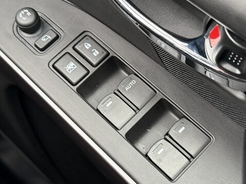 Suzuki S-Cross 1.4 Boosterjet 48V Hybrid Motion 5dr 32