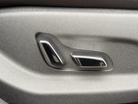 BYD Dolphin 150kW Design 60.4kWh 5dr Auto 35