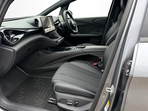 BYD Dolphin 150kW Design 60.4kWh 5dr Auto 2