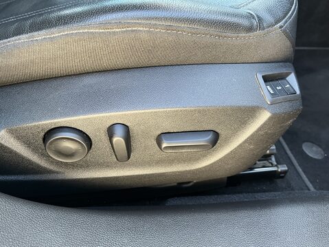 Vauxhall Insignia 2.0T SIDI Elite 5dr [Start Stop] 23