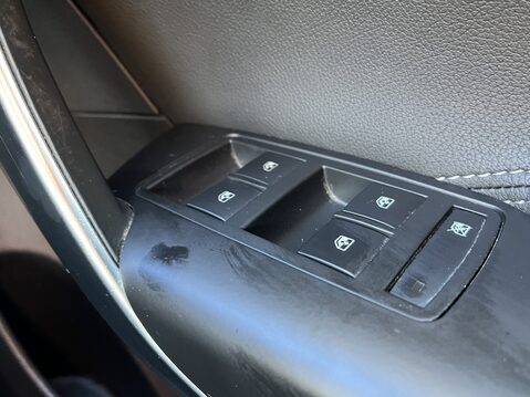 Vauxhall Insignia 2.0T SIDI Elite 5dr [Start Stop] 28