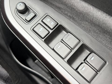 Suzuki Vitara 1.5 Hybrid SZ5 5dr AGS 37