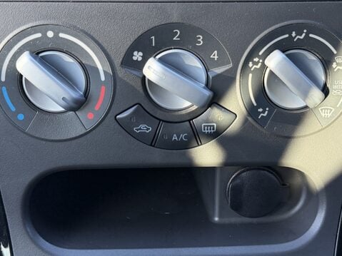 Suzuki Splash 1.2 SZ4 5dr 23