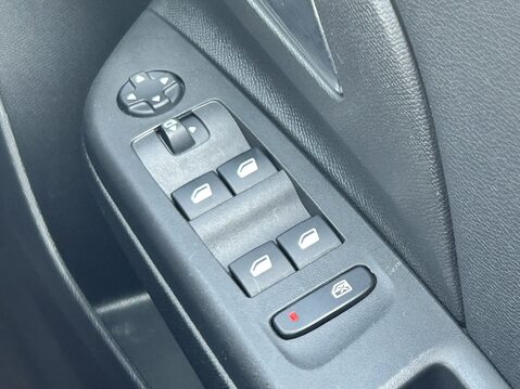 Vauxhall Corsa 100kW Elite Nav 50kWh 5dr Auto [7.4kWCh] 32