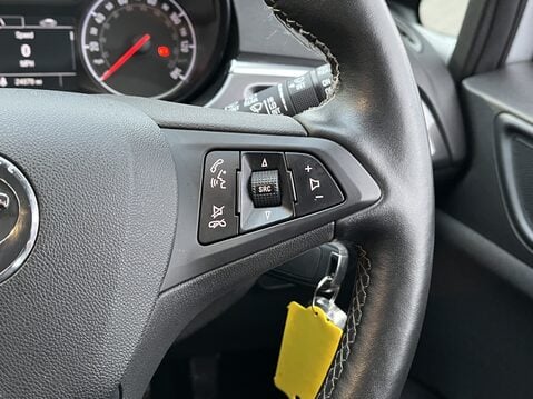 Vauxhall Corsa 1.4 SE Nav 5dr 21