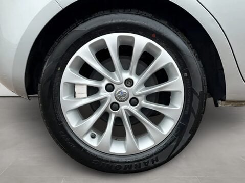Vauxhall Corsa 1.4 SE Nav 5dr 11