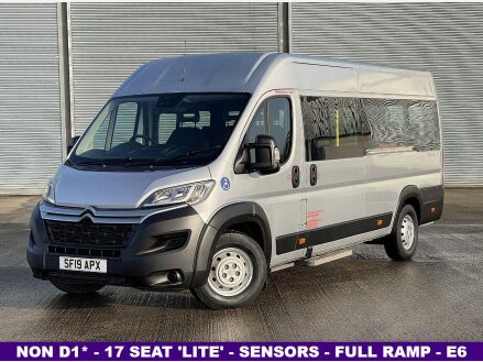 Citroen Relay 2.0 40 L4H2 Lightweight 17 seater minibus with full ramp and parking sensor