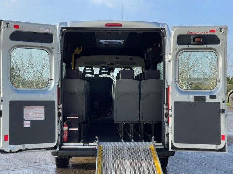 Citroen Relay 2.0 40 L4H2 Lightweight 17 seater minibus with full ramp and parking sensor 17