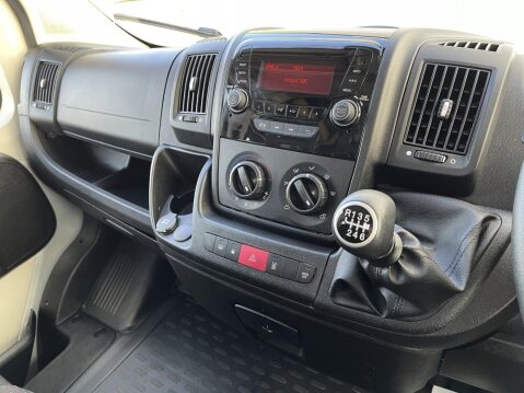 Citroen Relay 2.0 40 L4H2 Lightweight 17 seater minibus with full ramp and parking sensor 23