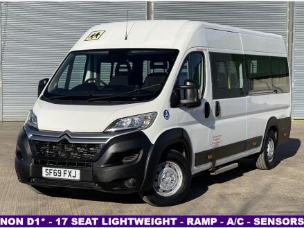 Citroen Relay 2.0 40 L4H2 Lightweight 17 seater minibus with full ramp, A/C and sensors