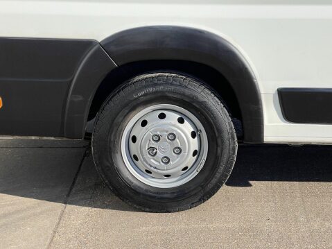 Citroen Relay 2.0 40 L4H2 Lightweight 17 seater minibus with full ramp, A/C and sensors 33
