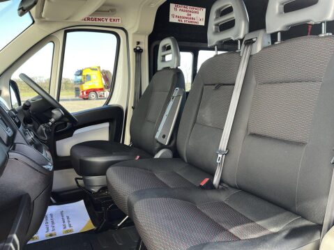 Citroen Relay 2.0 40 L4H2 Lightweight 17 seater minibus with full ramp, A/C and sensors 22