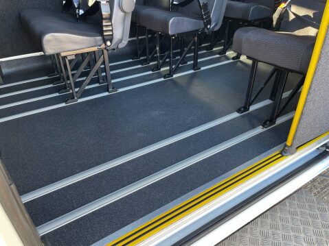 Citroen Relay 2.0 40 L4H2 Lightweight 17 seater minibus with full ramp, A/C and sensors 31