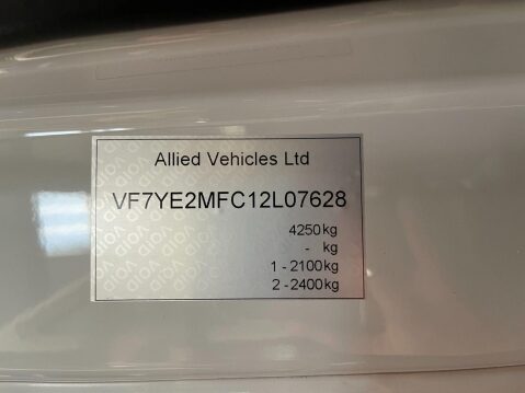 Citroen Relay 2.0 40 L4H2 Lightweight 17 seater minibus with full ramp, A/C and sensors 36