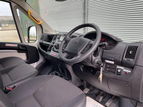 Citroen Relay 2.0 BlueHDi 40 L4H2 17 Seater Minibus with adjustable Air suspension 18